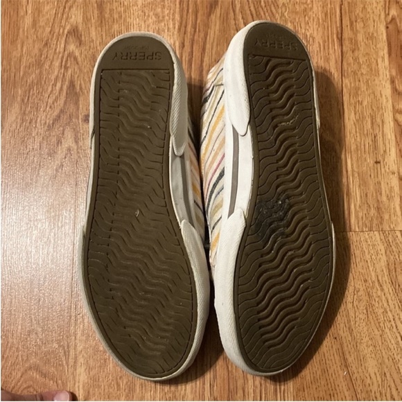 Stripped Sperry Slip on shoes - Picture 4 of 5